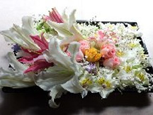 春日部葬儀のメモリアルプランが、生花をご用意いたします。