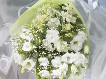 春日部葬儀のメモリアルプランでは、お別れ用の花束もご用意いたします。